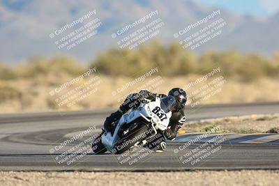 media/Dec-07-2025-CVMA (Sun) [[3e7d2de5dc]]/Race 18-Formula Twins-Formula 40 UL/